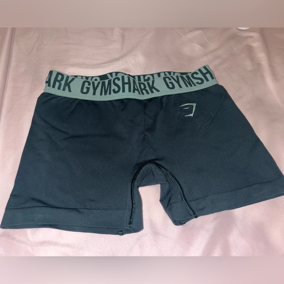 Gymshark Shorts - Picture 2 of 3